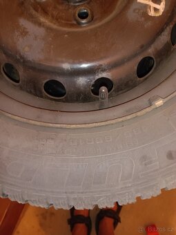 Zimní pneu 185/65 R15 88 Z + disky - 4