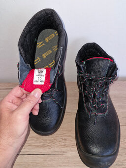 Nová pracovní kotníková obuv PANDA vel.43 - 4