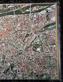 NÁSTĚNNÝ PLÁN PRAHY / 106 x 75 cm / rám / sklo / - 4