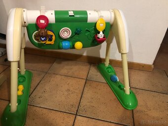 Interaktivní hrací hrazdička, stoleček Chicco - 4