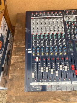 Mixážní pult SOUNDCRAFT LX7ii - 4