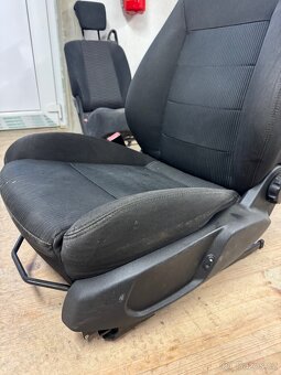 Ford Mondeo Mk4 2007-10, řidičova sedačka, sedadlo - 4