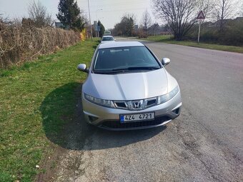 Prodám Honda Civic 8g 1.4. i-vtec 73 kw rok 2011 - 4