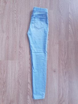 JEGÍNY • NATAHOVACÍ DŽÍNY • SKINNY KALHOTY • H&M vel. 140 - 4