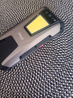 Unihertz Tank 1 extrémní baterií 22 000 mAh - 4