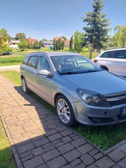 Opel Astra Caravan 1.9CDTI 16V - 4