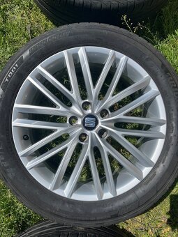 Prodám alu Seat 5x112 r18 letní pneu - 4