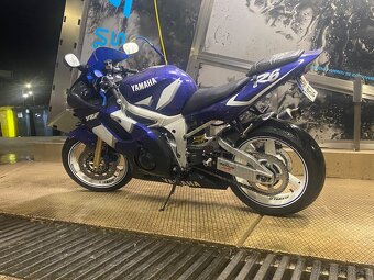 Yamaha R6 2002 - 4