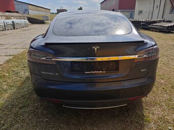 Tesla Model S 85d free charging - 4