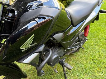Honda 125 CBF - 4