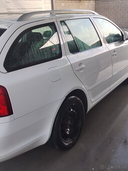 Octavia 1.6 TDI DSG - 4