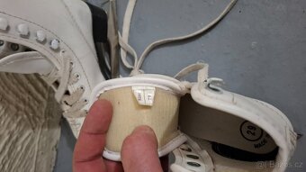 Dívčí brusle na led, vel. 29 - 4