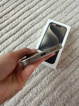 iPhone 15 Pro 1TB - 4