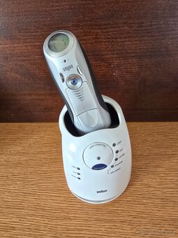 holicí strojek Braun Pulsonic Series 7 - 4