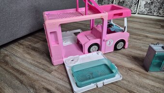 Barbie karavan + 17 Barbie - 4