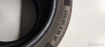 235/45/18 Michelin a Continental, rok 2023a 2024, 6.4mm - 4