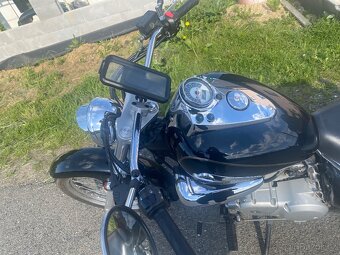 Suzuki Intruder - 4
