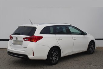 Toyota Auris 2.0 D-4D 91kW SERVISNÍ KN. ČR (2014) - 4