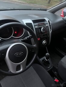 Kia Venga 1.4i - 4