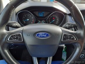 Ford Focus 1.6 benzín 77 kw 2017/9 koupeno v ČR - 4