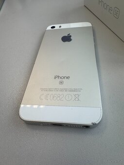 iPhone SE (1. generace) 32GB, stříbrný, hezký stav - 4