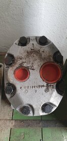 Prodám hydraulická čerpadla na LKT 80 - 4