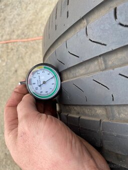 Pneu285/45 R20 - 4