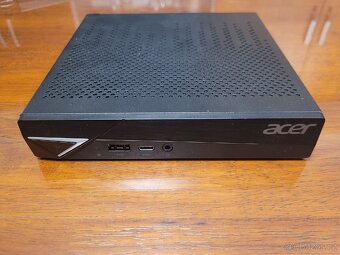 Malý stolní výkonný počítač Acer Veriton EN2580. - 4