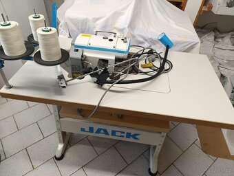 průmyslový šicí stroj JackA4 a overlock Jack E4-M03/333 - 4