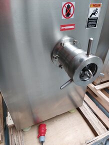 Řezačka masa Mlýnek na maso Řeznický vlk JR 100 JR 120 - 4