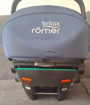 BRITAX Set vajíčka, pokračující sedačky a isofixové základny - 4