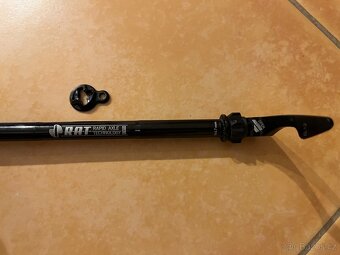 Pevná osa 12x148 mm FOCUS R.A.T. Evo Boost thru-axle - 4