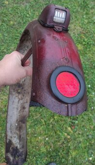 ČZ 150C - zadní blatník, původně červený - 4