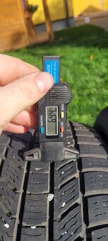 Zimní pneu 205/60/16 R.v.24 - 4