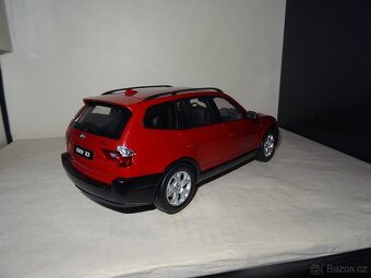 1:18 BMW X3 3.0i KYOSHO - 4