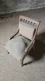 Sofa a dvě křesla k renovaci - 4