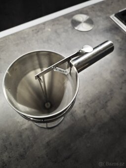 gastro Vaflovač - 1 550 W - vafle na špejli - 4