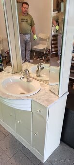 Koupelnová skříňka včetně umyvadla baterie - 4