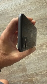 iPhone 11 - 4