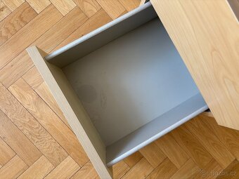 IKEA Malm noční stolek, komoda s 2 zásuvkami - 4