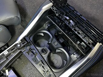 BMW 4 G22 M-Paket Individual kuzeny interier sedacky - 4