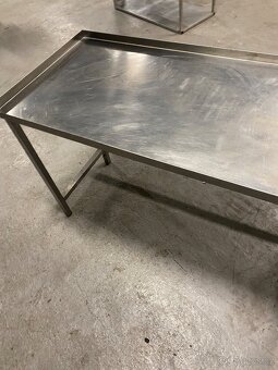 Nerezový stůl s lemem 150×70 cm – výška 90 cm, bez police - 4