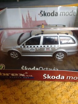 MODEL ABREX TAXI 1:43 pouze KOMPLET 3 KUSY - 4