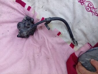 2008 Suzuki burgman 200 zadní třmen - 4