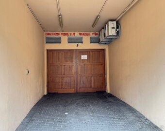 Garážového stání Husitská - Žižkov - 4