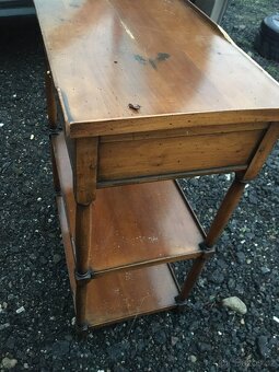Starozitny stolek se suplikem - 4