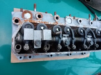 Hlava motoru ŠKODA - 4