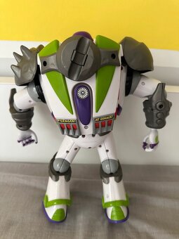 Buzz Lightyear Battlesaurs Toy Story 30cm - 4