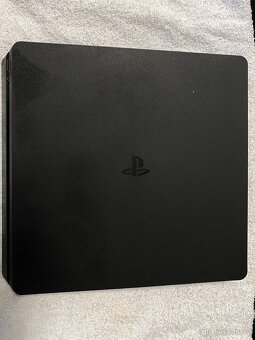 PlayStation 4 - 4