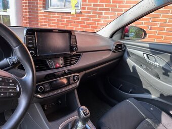 Hyundai i30 Fastback 1.0 T-GDI STYLE – r. 2018 - 4